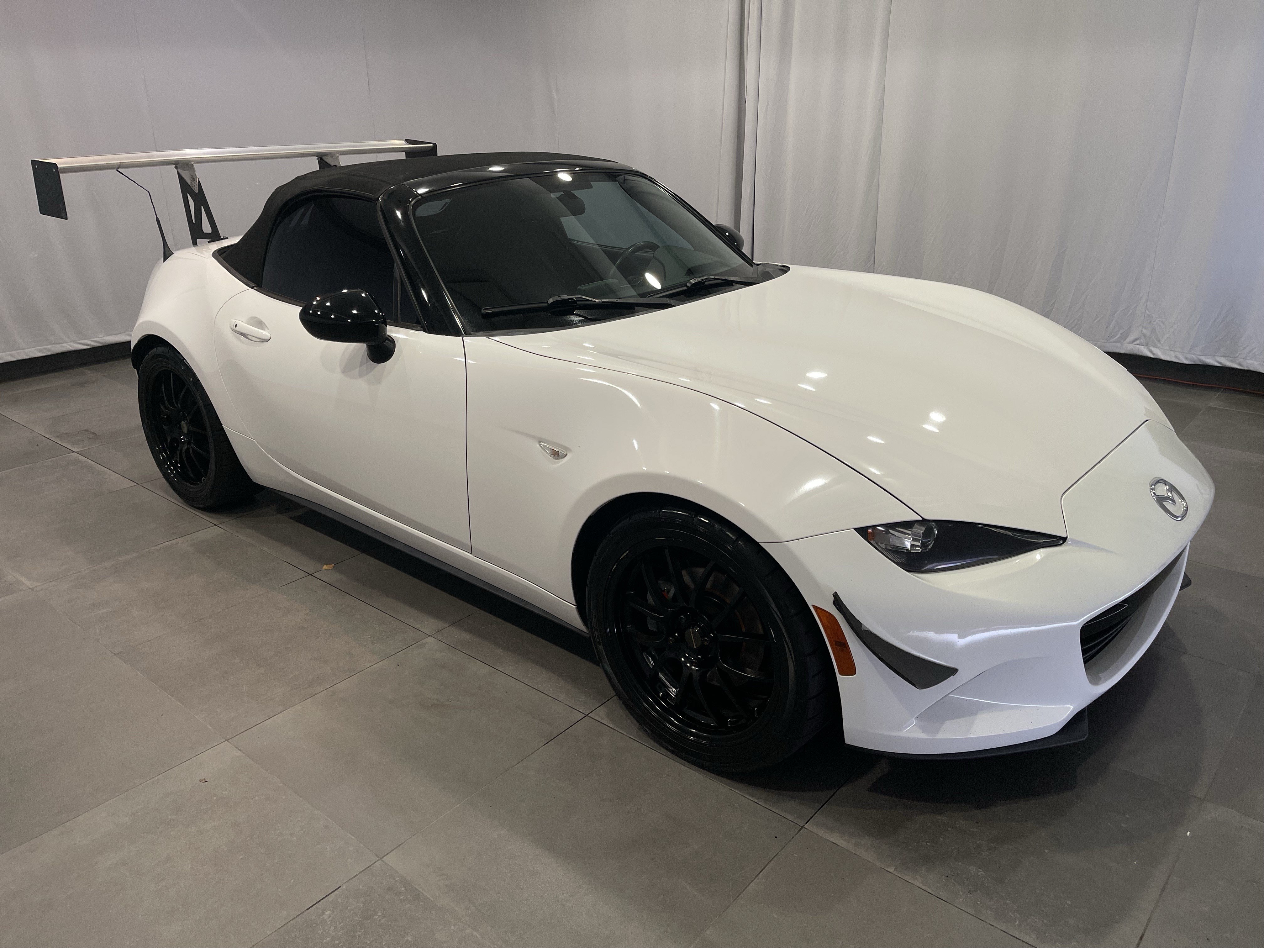 Used 2016 MAZDA MX-5 Miata Sport RWD image 3