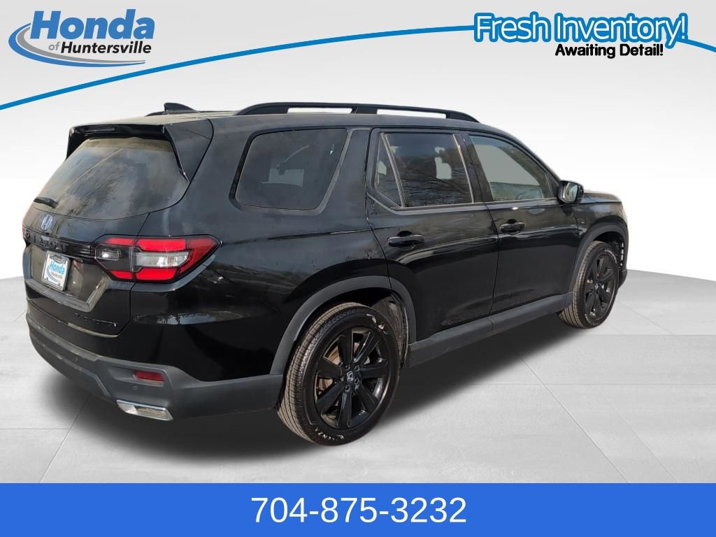 Used 2025 Honda Pilot Black Edition image 8