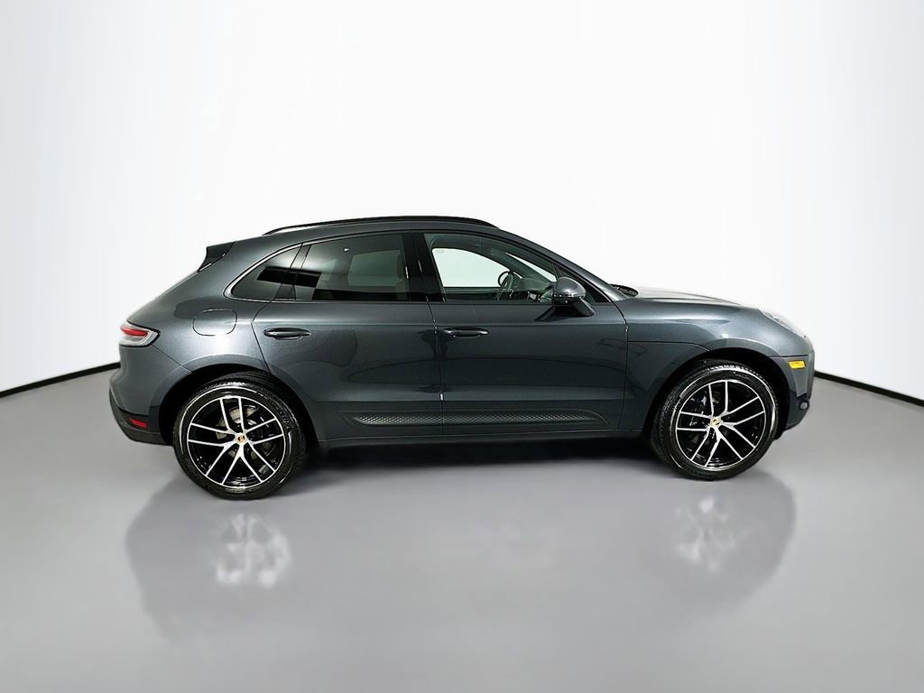 Certified 2025 Porsche Macan image 8