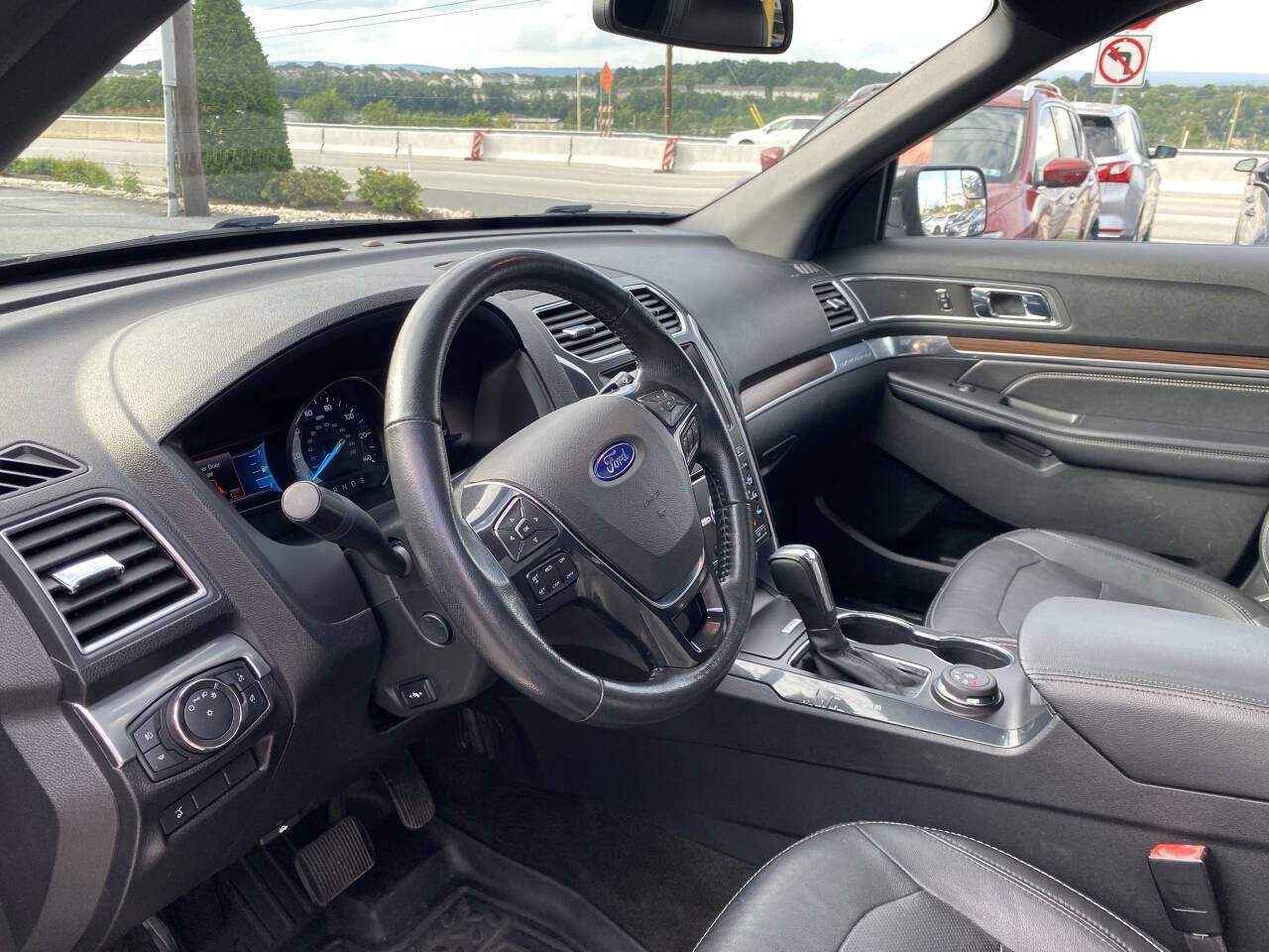 Used 2017 Ford Explorer Limited AWD/4WD image 11