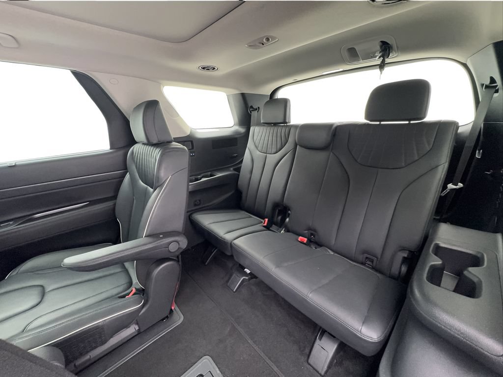 Used 2025 Hyundai Palisade Limited FWD image 26