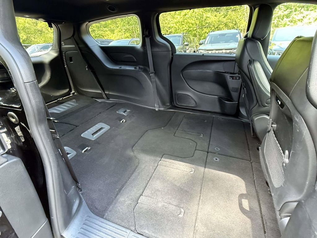 Used 2025 Chrysler Pacifica Select FWD image 10