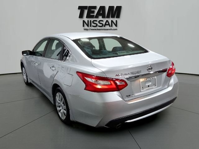 Used 2017 Nissan Altima 2.5 S w/ Power Driver Seat Package FWD image 4