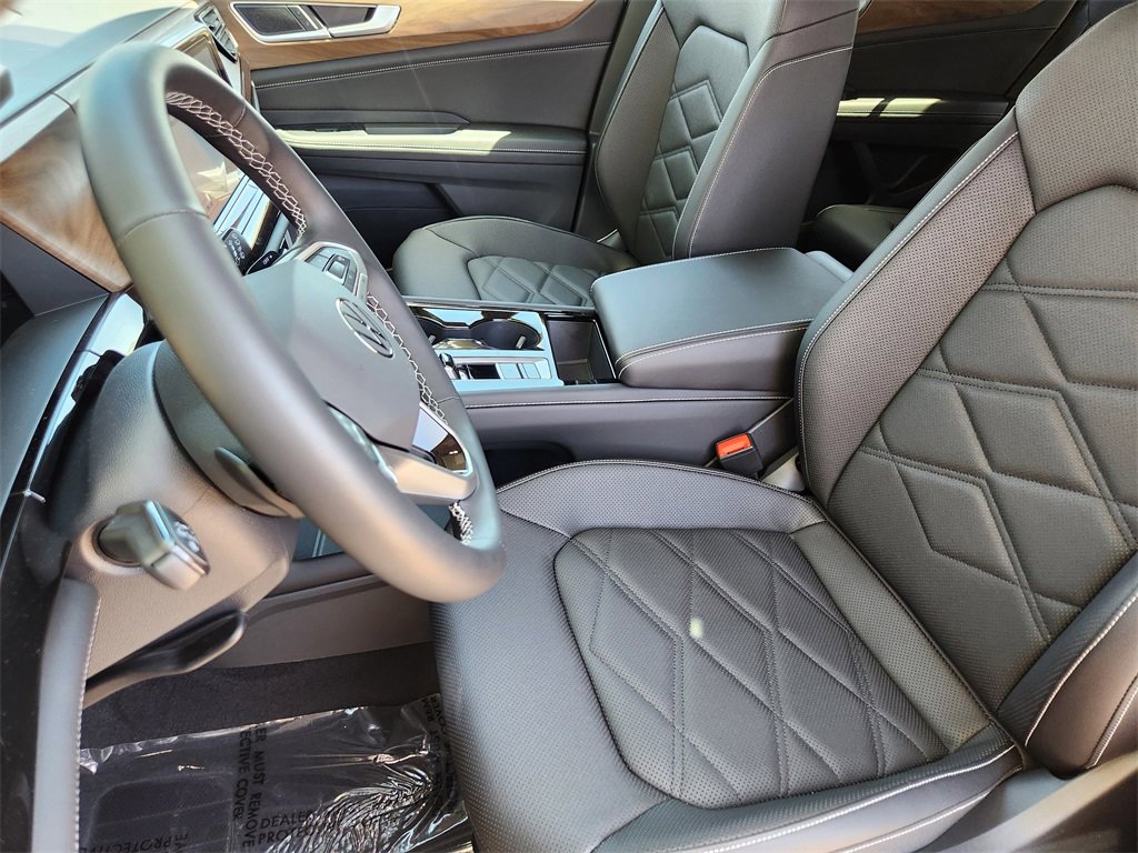 New 2025 Volkswagen Atlas Peak Edition SE image 5