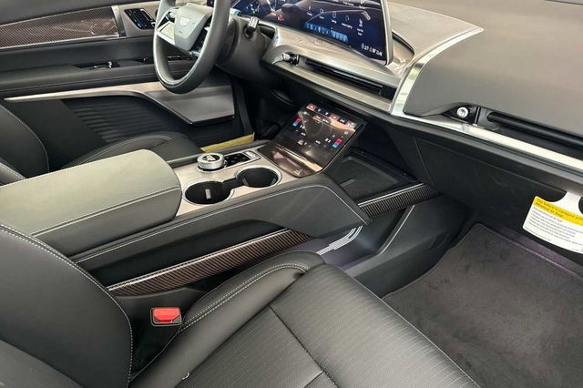 New 2026 Cadillac Vistiq Luxury w/ LPO, Floor Liner Package image 17