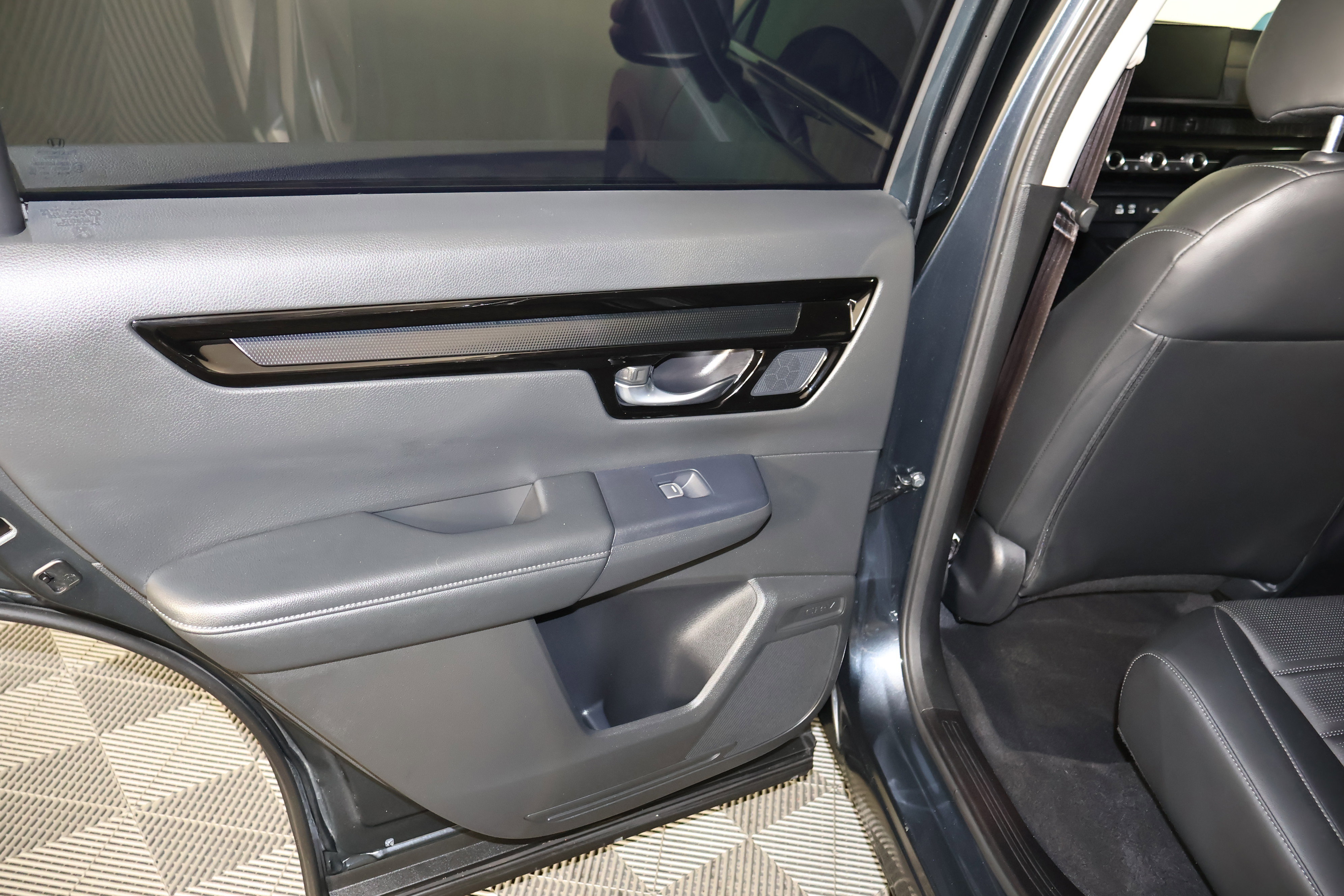 Used 2024 Honda CR-V EX-L image 47