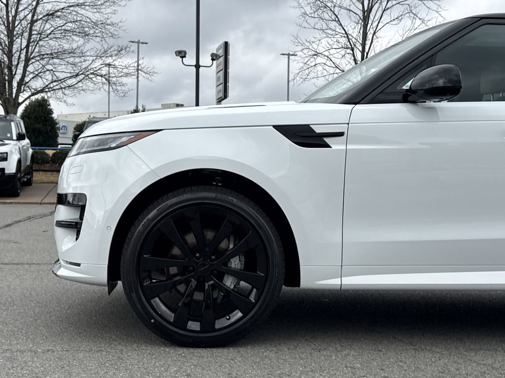 New 2026 Land Rover Range Rover Sport Dynamic SE image 9