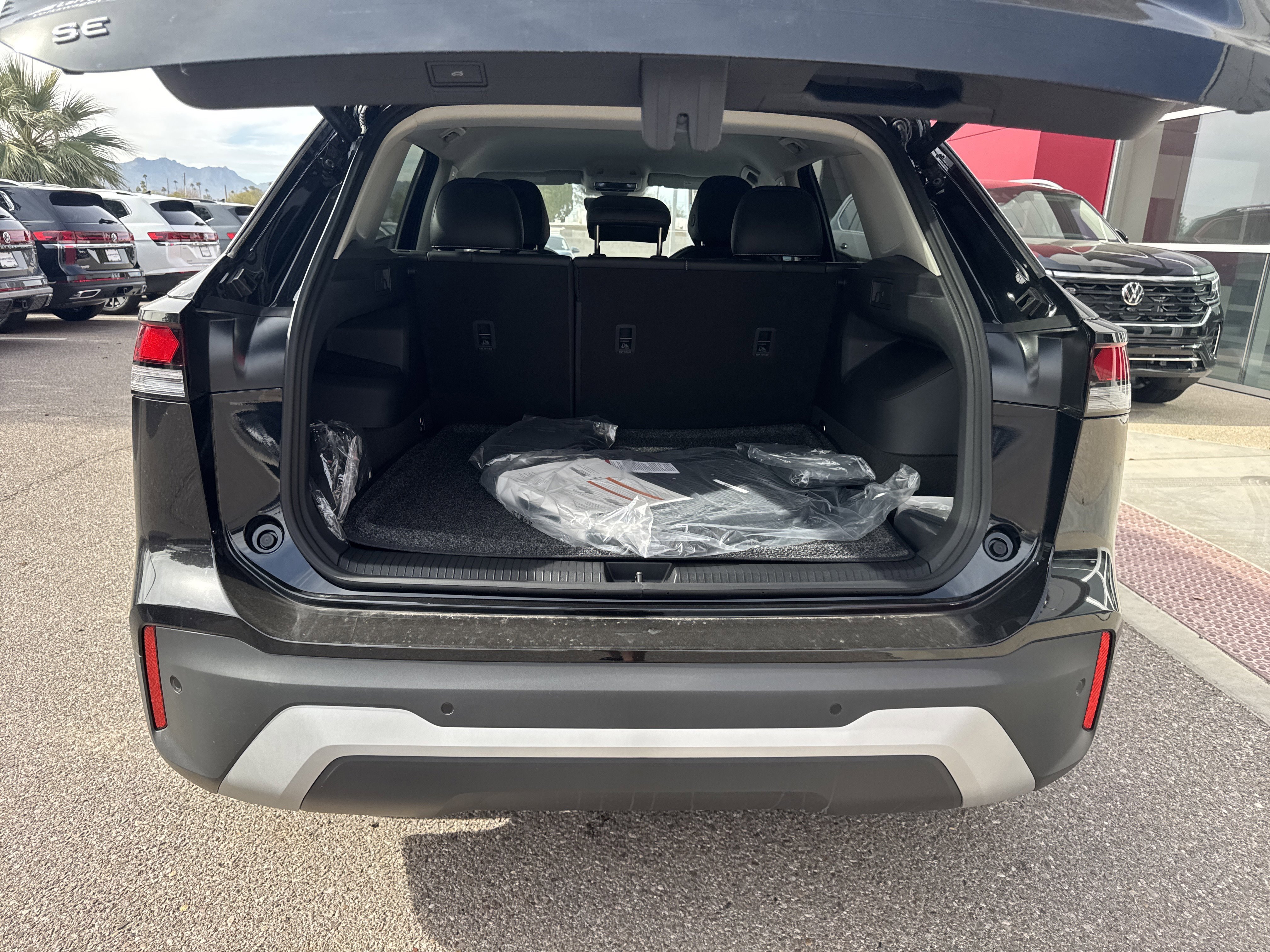 New 2026 Volkswagen Tiguan SE FWD image 6