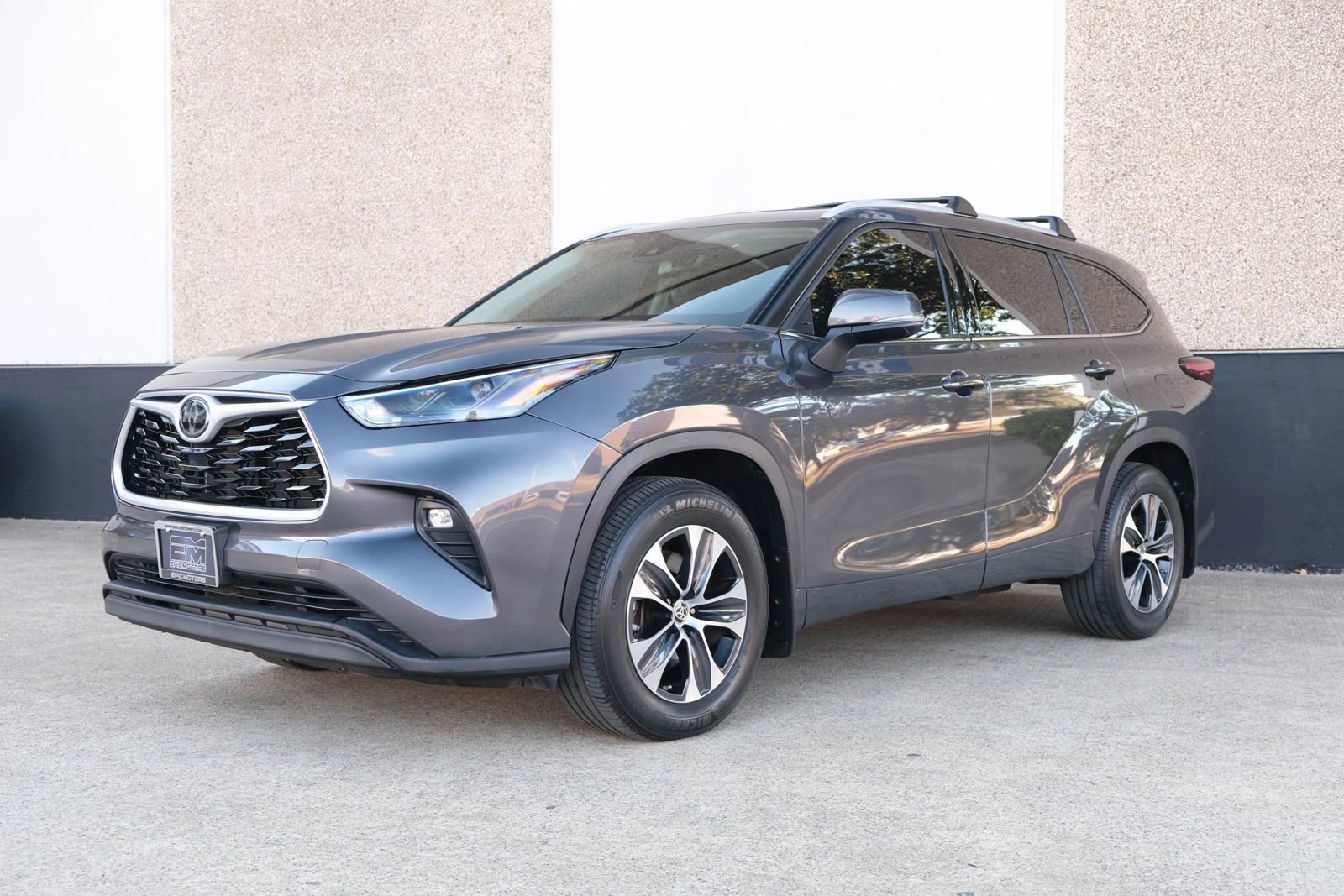 Used 2022 Toyota Highlander XLE image 5