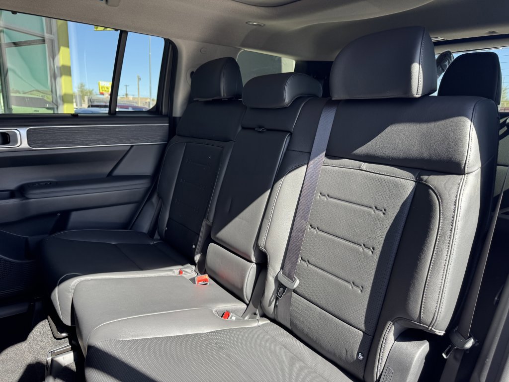 Used 2024 Hyundai Santa Fe Limited image 38