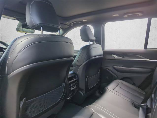 New 2025 Jeep Grand Cherokee Limited AWD/4WD image 18