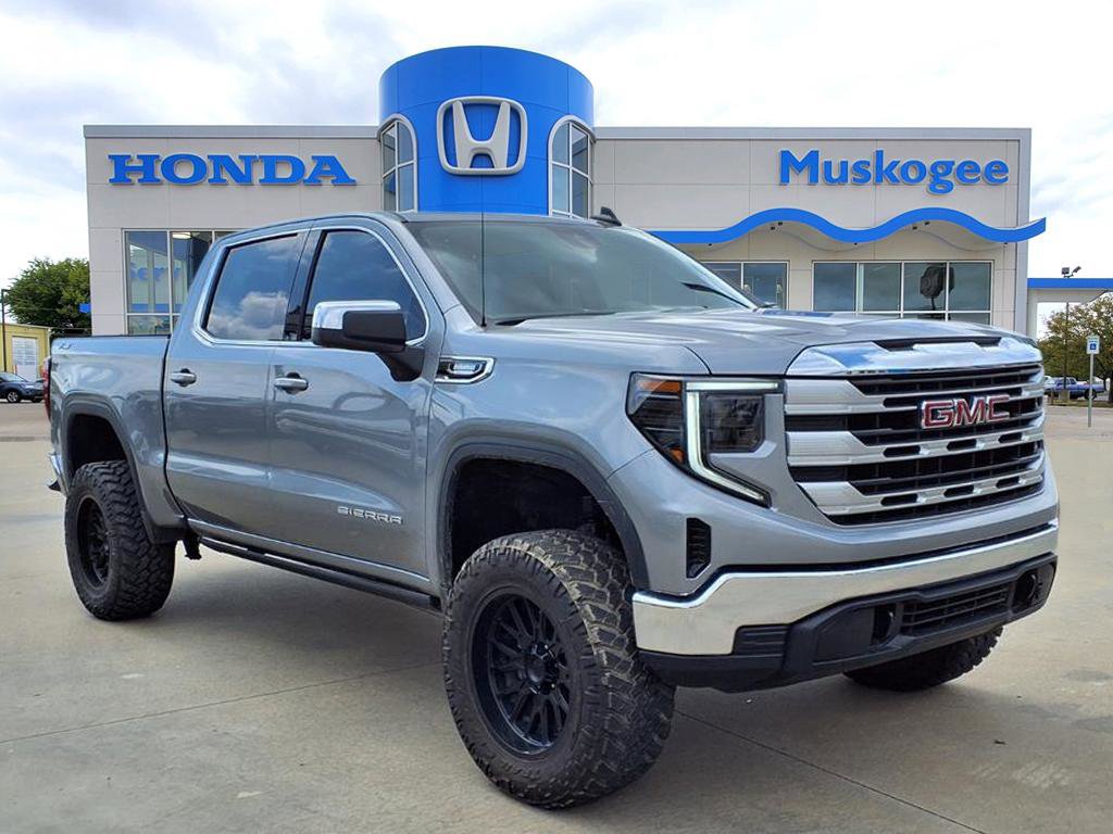 Used 2024 GMC Sierra 1500 SLE w/ X31 Off-Road Package image 1