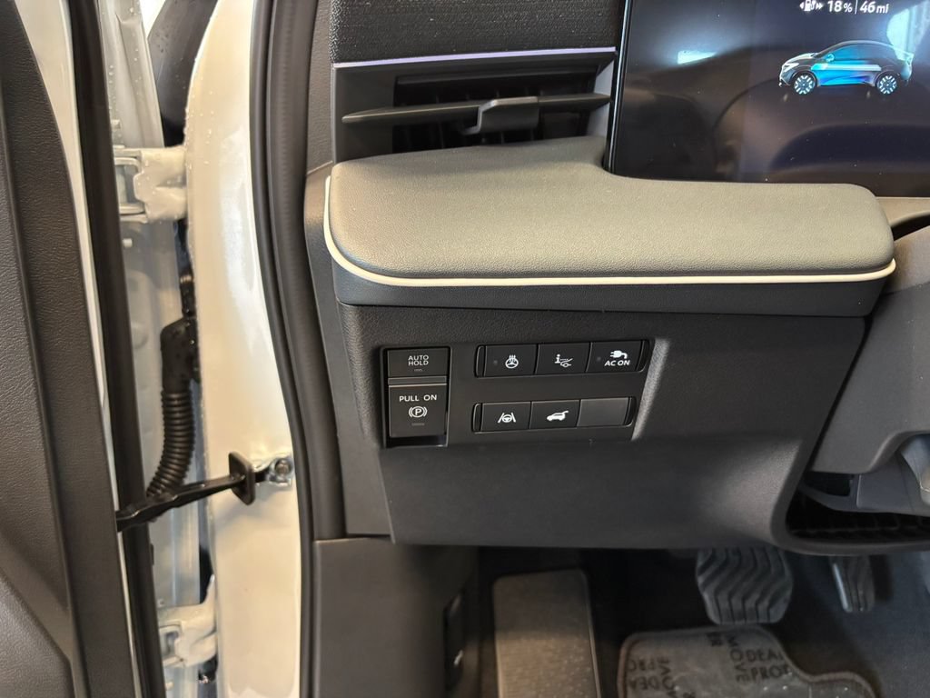New 2026 Nissan Leaf Platinum+ w/ Cargo Package (Platinum+) FWD image 15