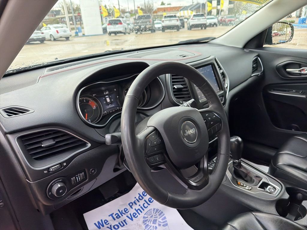 Used 2022 Jeep Cherokee Trailhawk w/ Trailer Tow Group AWD/4WD image 16