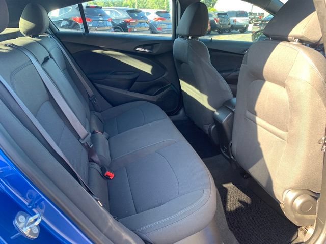 Used 2017 Chevrolet Cruze LT w/ Convenience Package FWD image 13