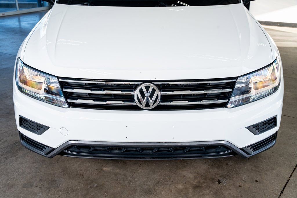 Used 2020 Volkswagen Tiguan SE w/ Panoramic Sunroof Package AWD/4WD image 15