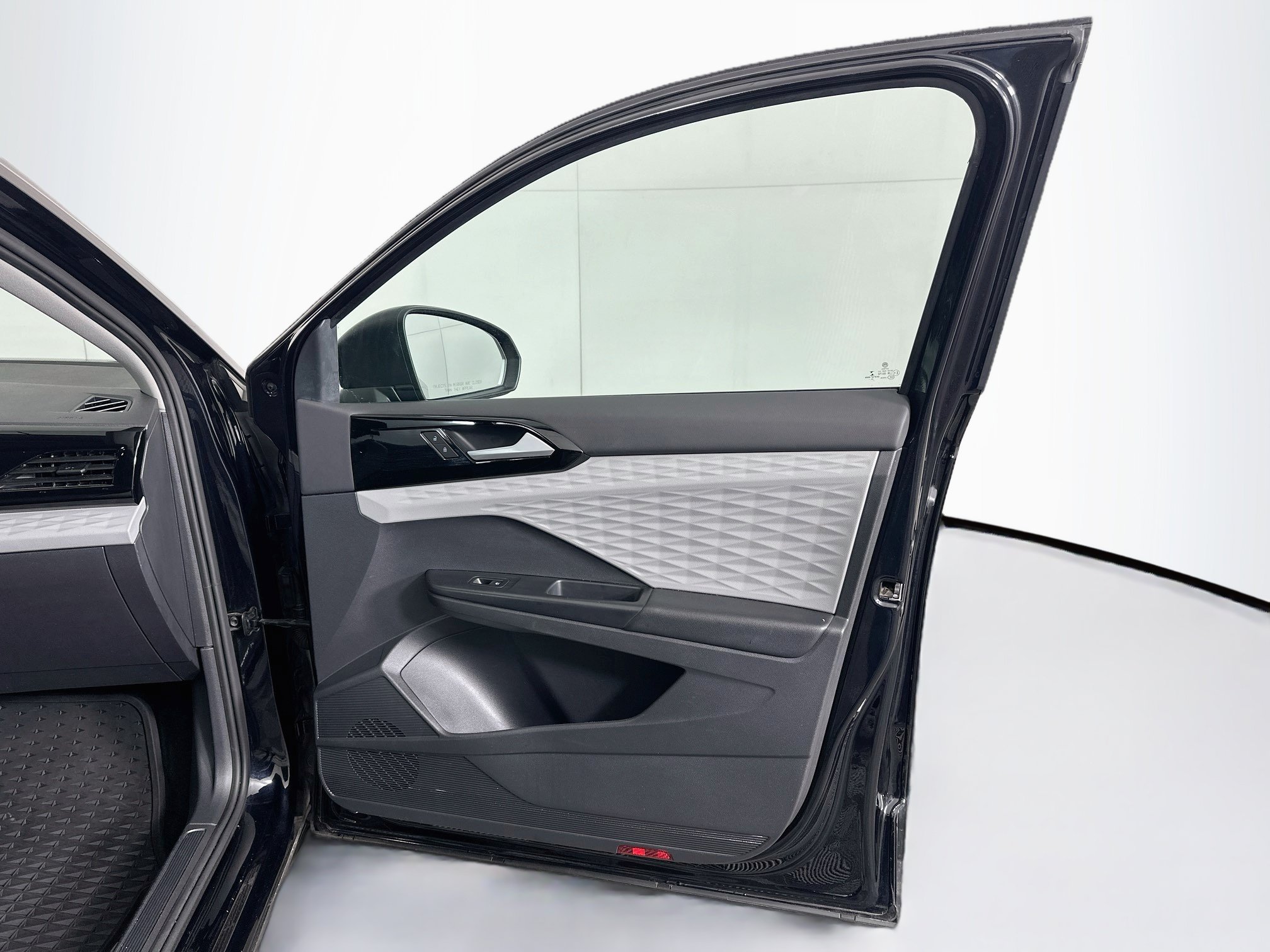 Used 2022 Volkswagen Taos S FWD image 29