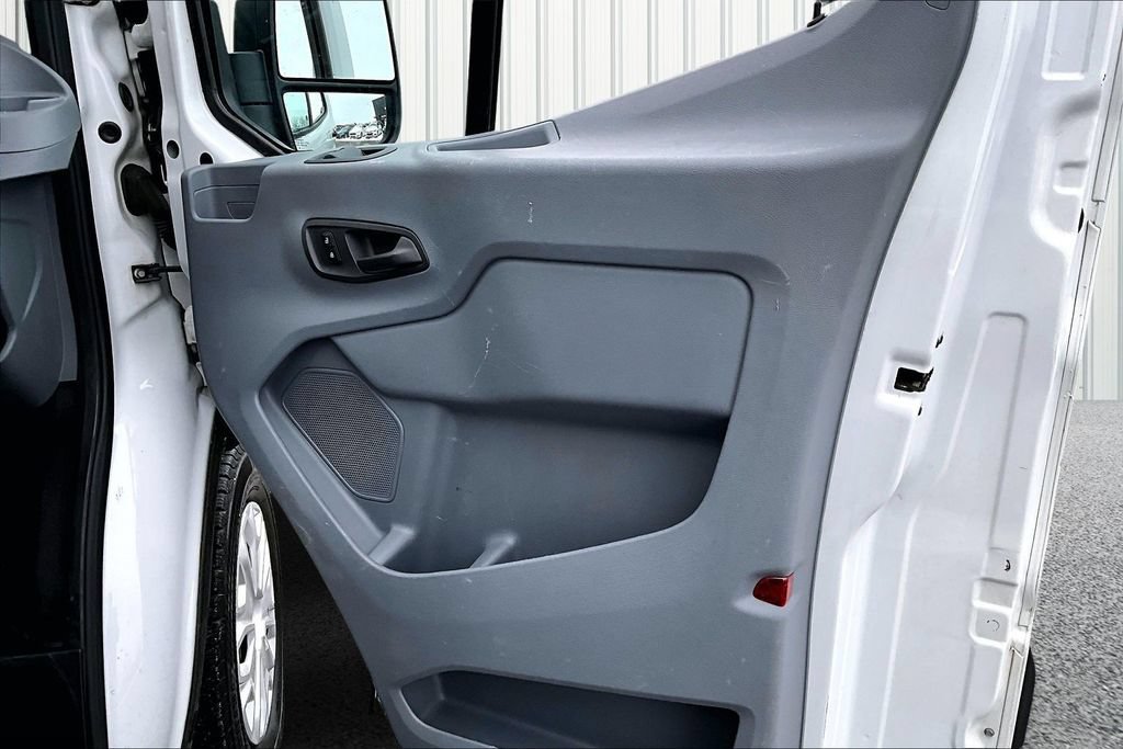 Used 2018 Ford Transit 250 130 Low Roof w/ Exterior Upgrade Package RWD image 26