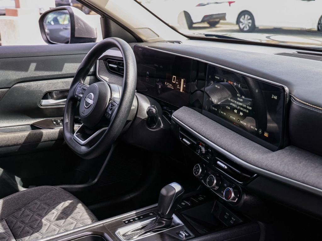 Used 2025 Nissan Kicks SV FWD image 20