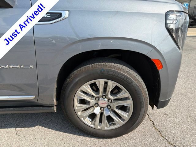 Used 2022 GMC Yukon XL Denali AWD/4WD image 14