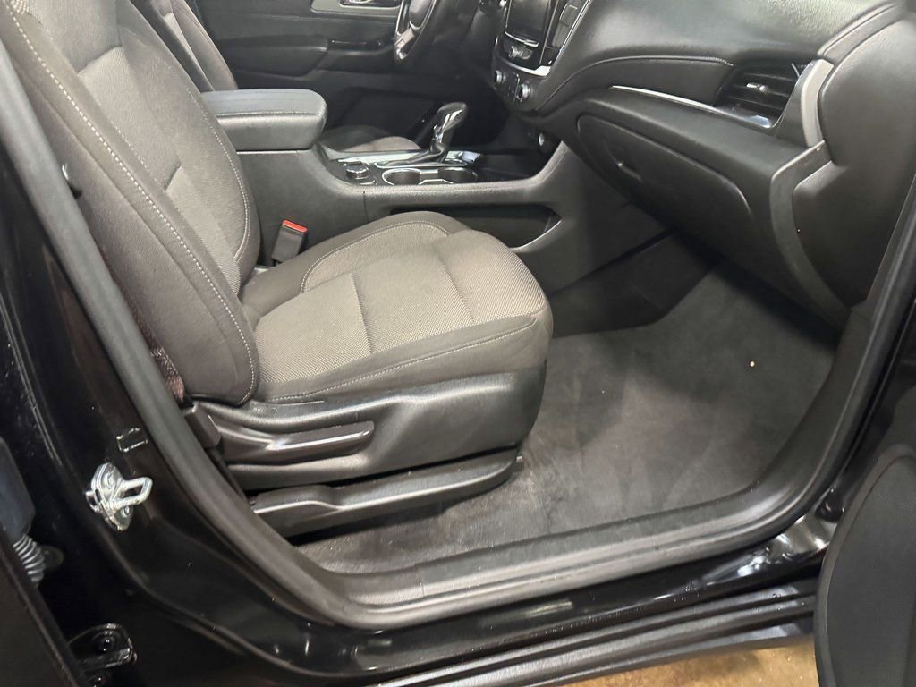 Used 2023 Chevrolet Traverse LT image 67