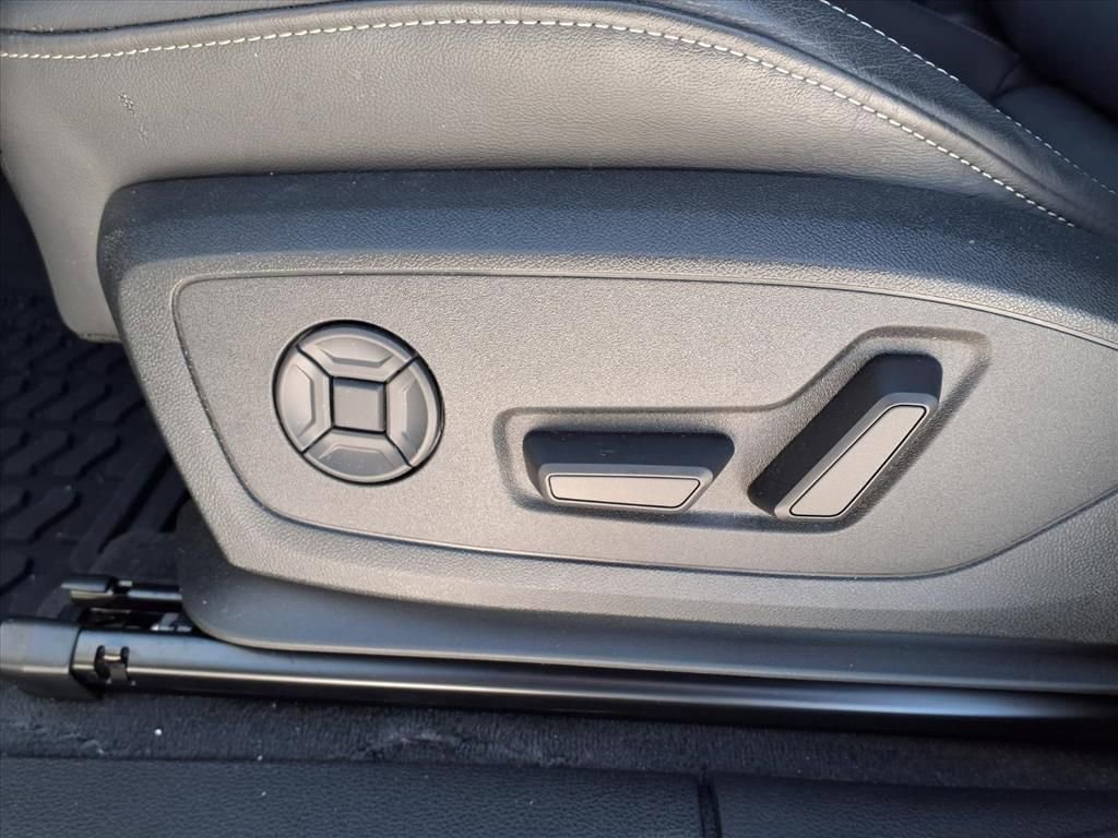 Used 2025 Audi Q3 2.0T Premium w/ Convenience Package image 11