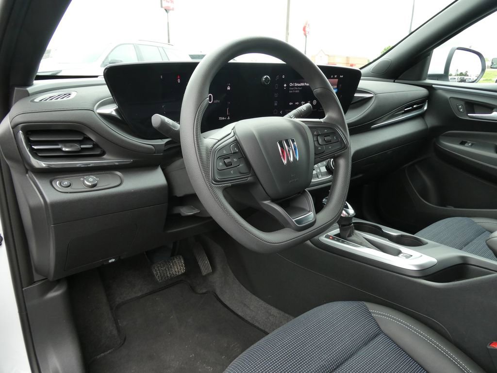 Certified 2025 Buick Envista Preferred FWD image 23