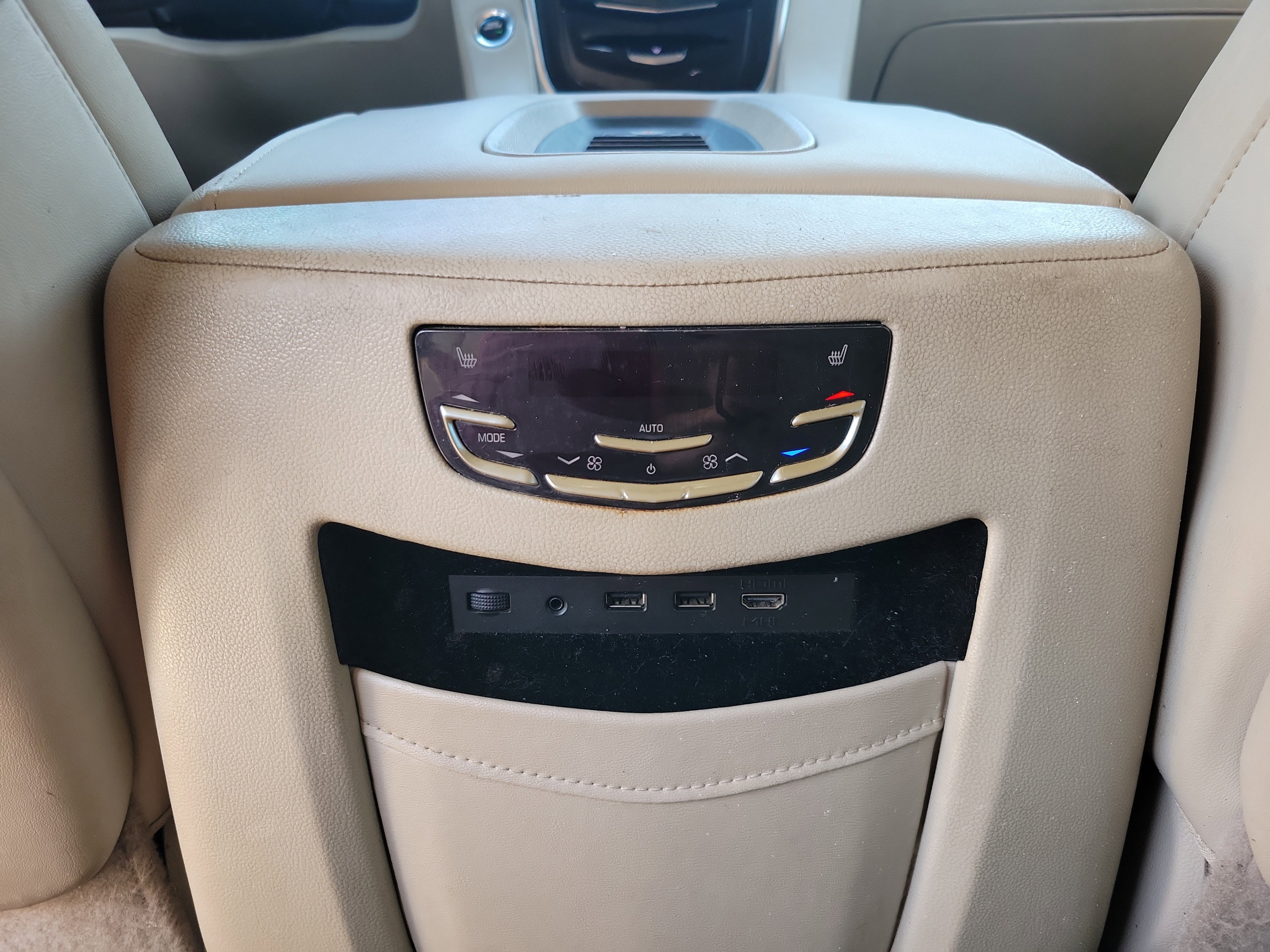 Used 2018 Cadillac Escalade ESV Luxury image 12