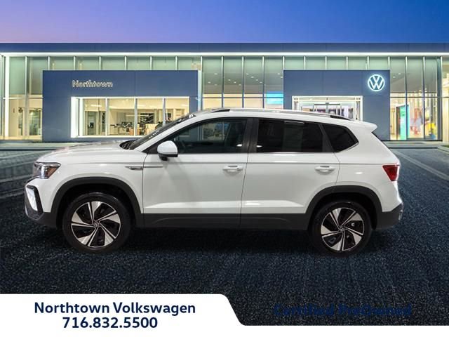 Used 2024 Volkswagen Taos SE image 2