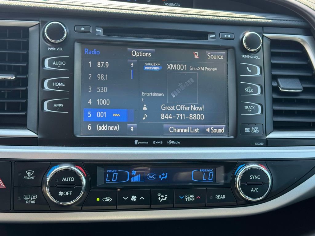 Used 2019 Toyota Highlander XLE AWD/4WD image 26