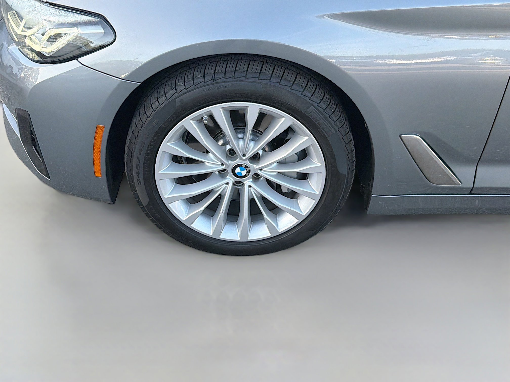 Used 2023 BMW 530i image 41
