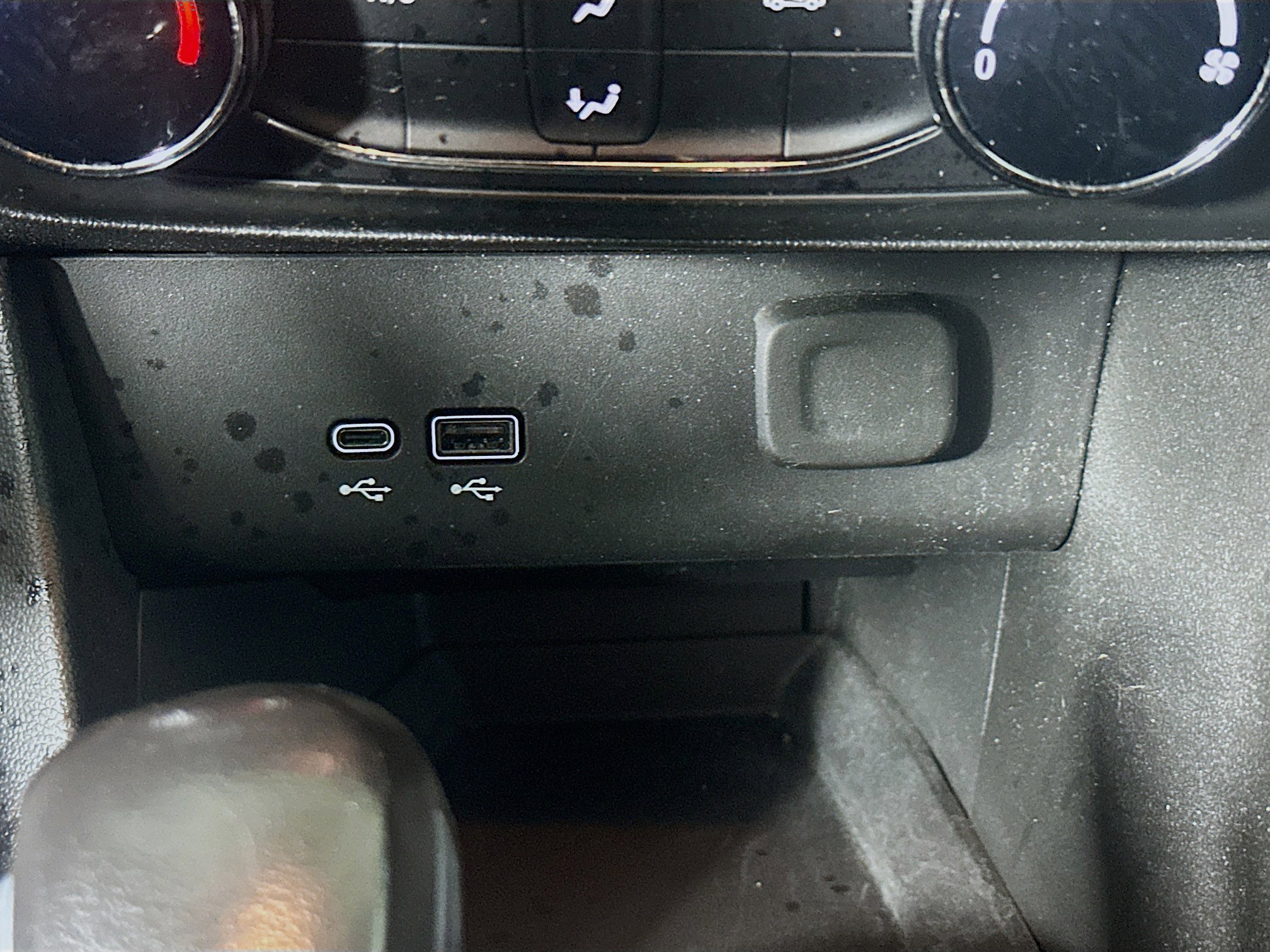 Used 2024 Buick Encore GX Preferred image 26