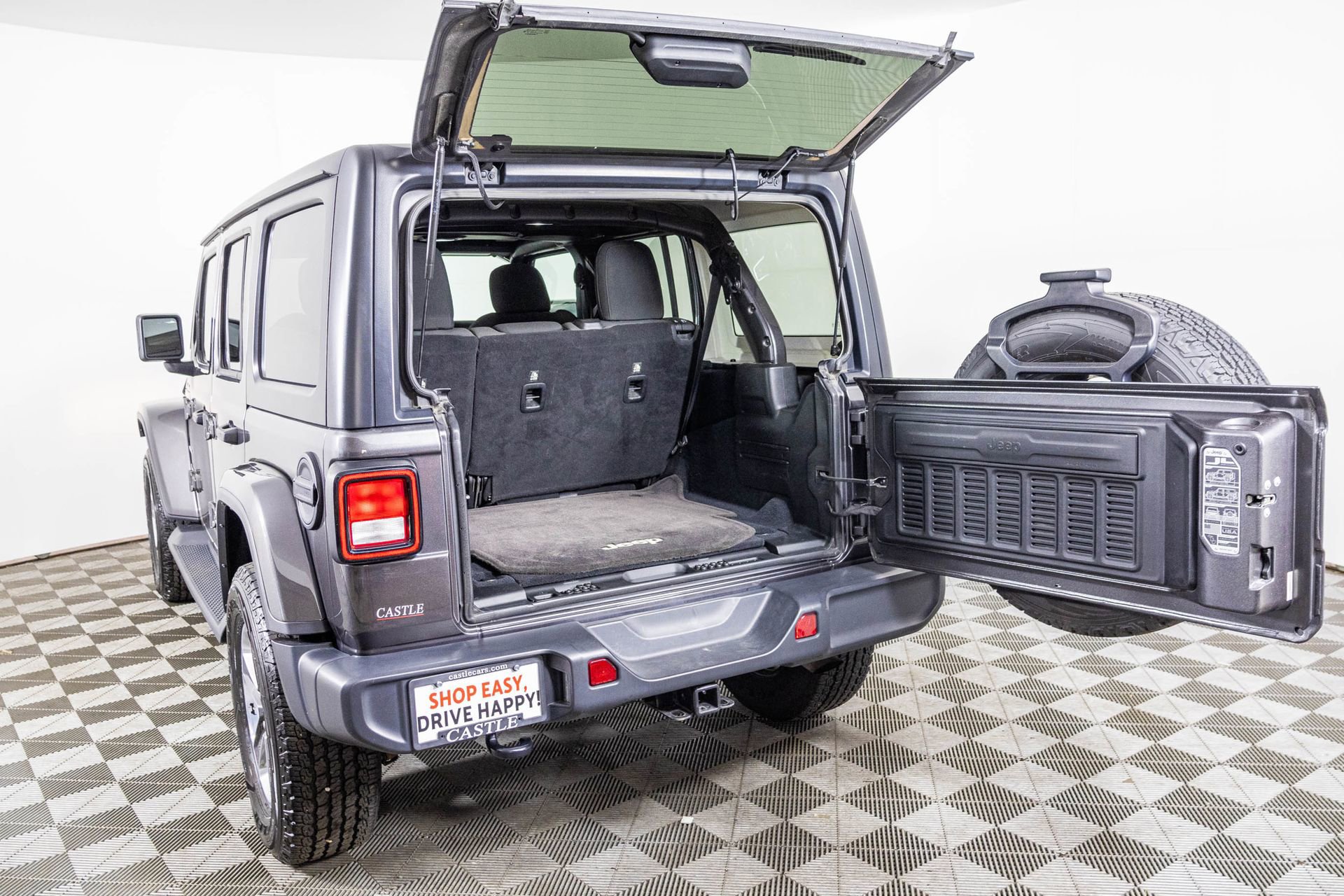 Used 2018 Jeep Wrangler Unlimited Sahara image 34