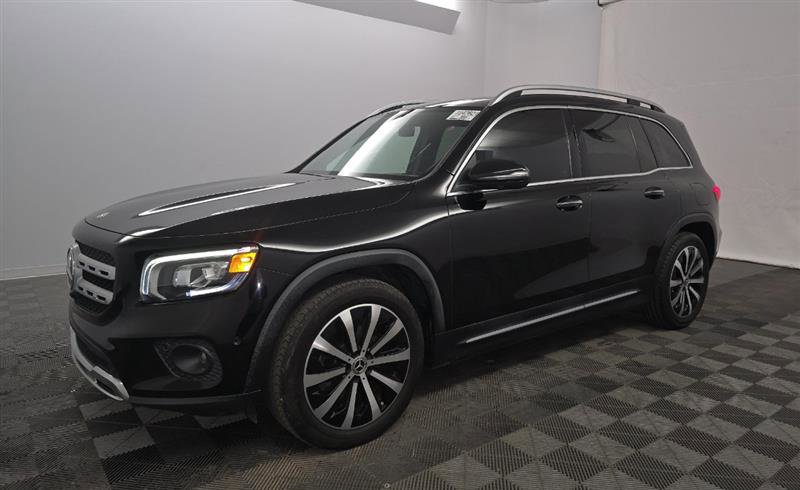 Used 2020 Mercedes-Benz GLB 250 4MATIC w/ Premium Package image 4