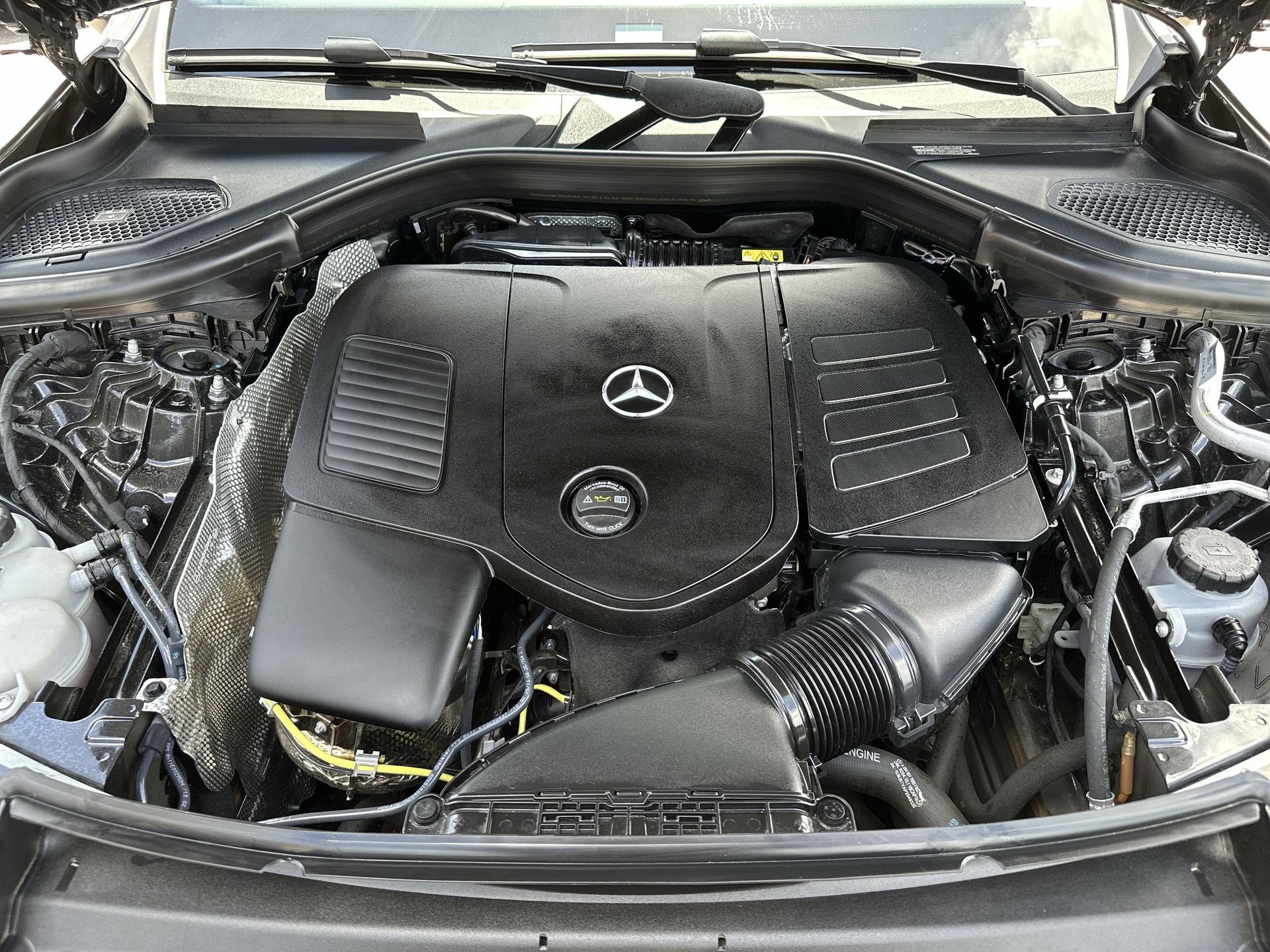 Used 2025 Mercedes-Benz GLC 300 image 17