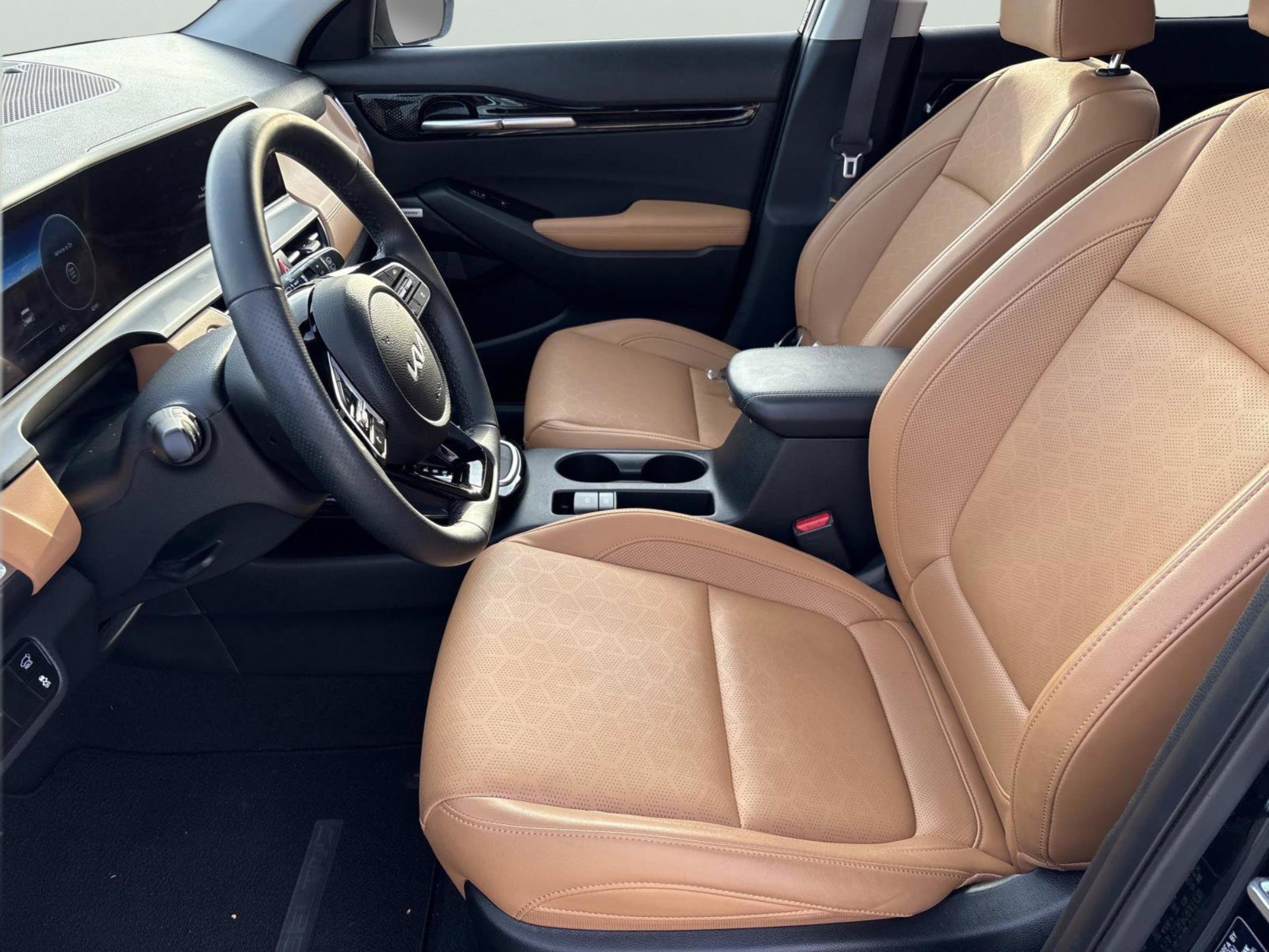 Used 2024 Kia Seltos SX w/ SX Sunroof Package image 26