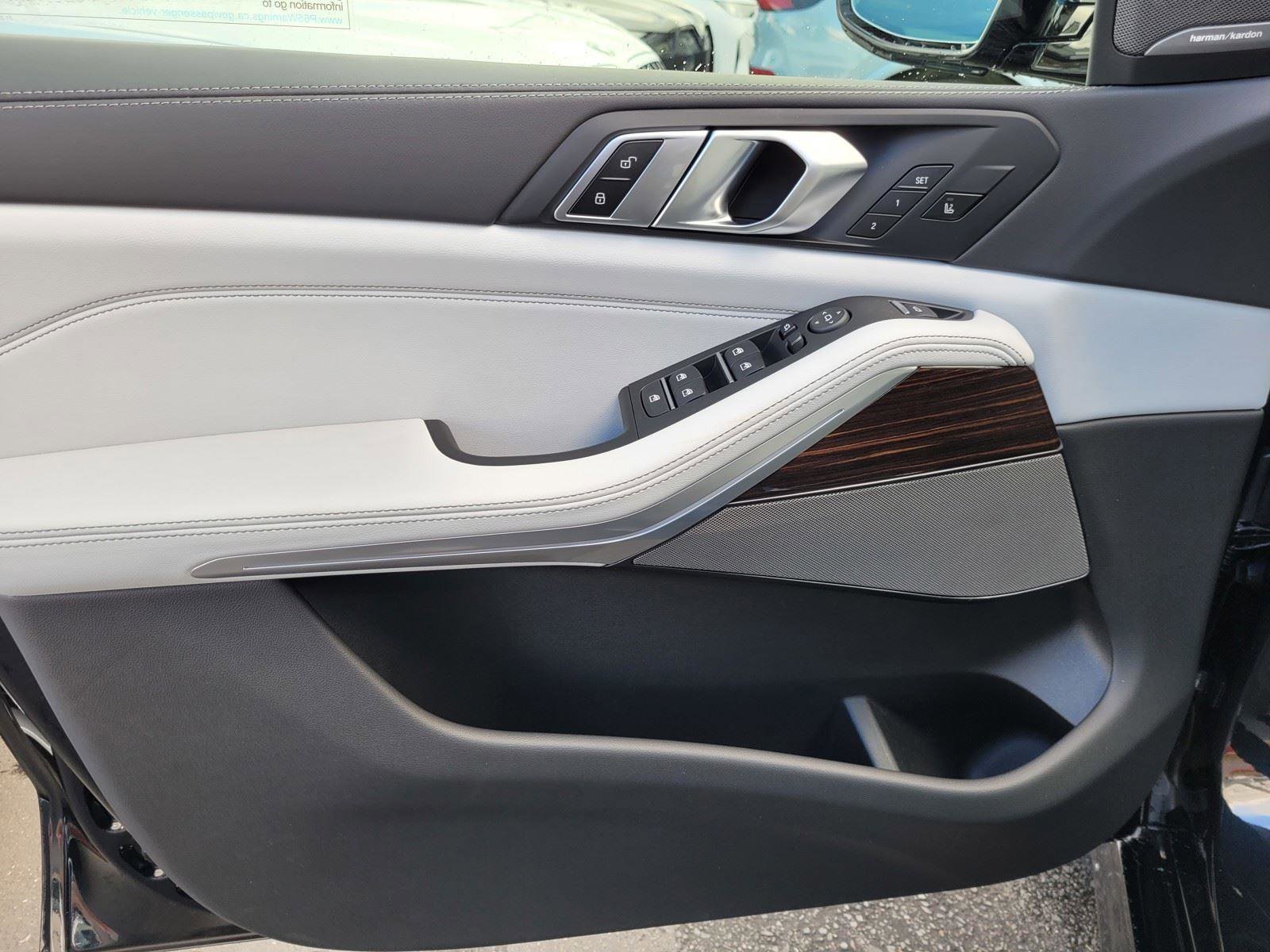 New 2026 BMW X5 xDrive40i w/ M Sport Package AWD/4WD image 17