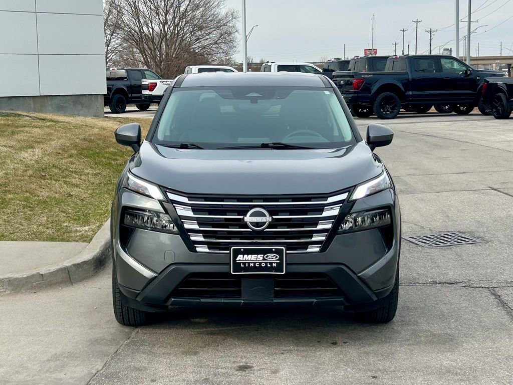 Used 2024 Nissan Rogue SV image 8