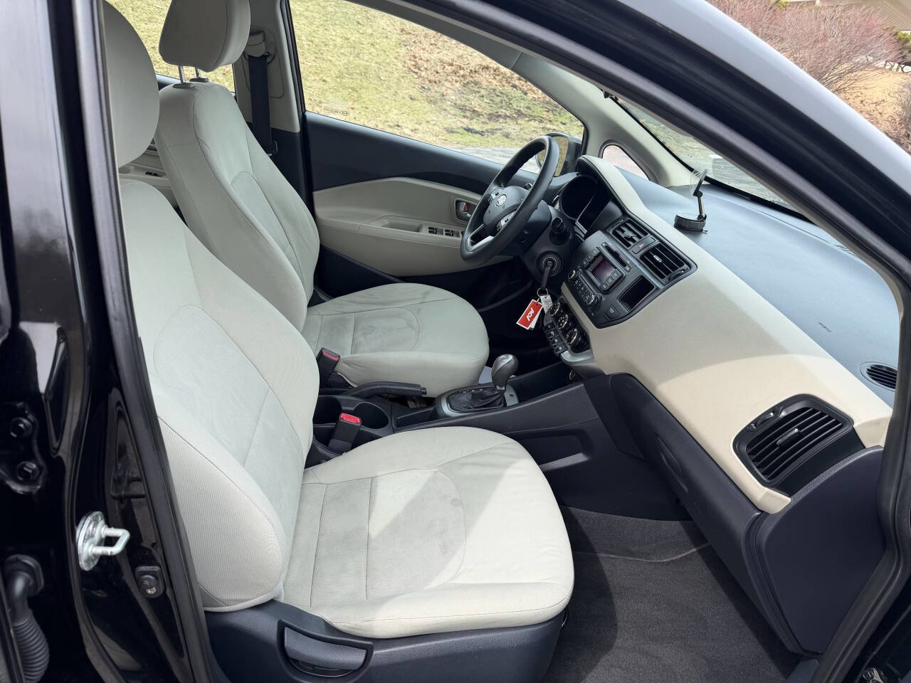 Used 2012 Kia Rio LX w/ PWR Pkg FWD image 9