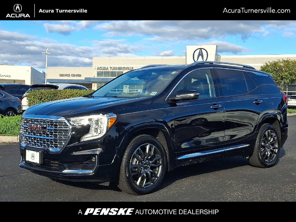Used 2024 GMC Terrain Denali w/ Black Diamond Edition
