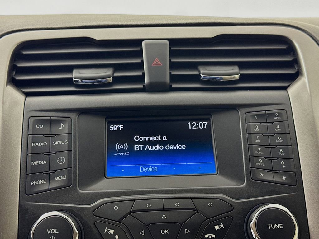 Used 2017 Ford Fusion SE FWD image 17