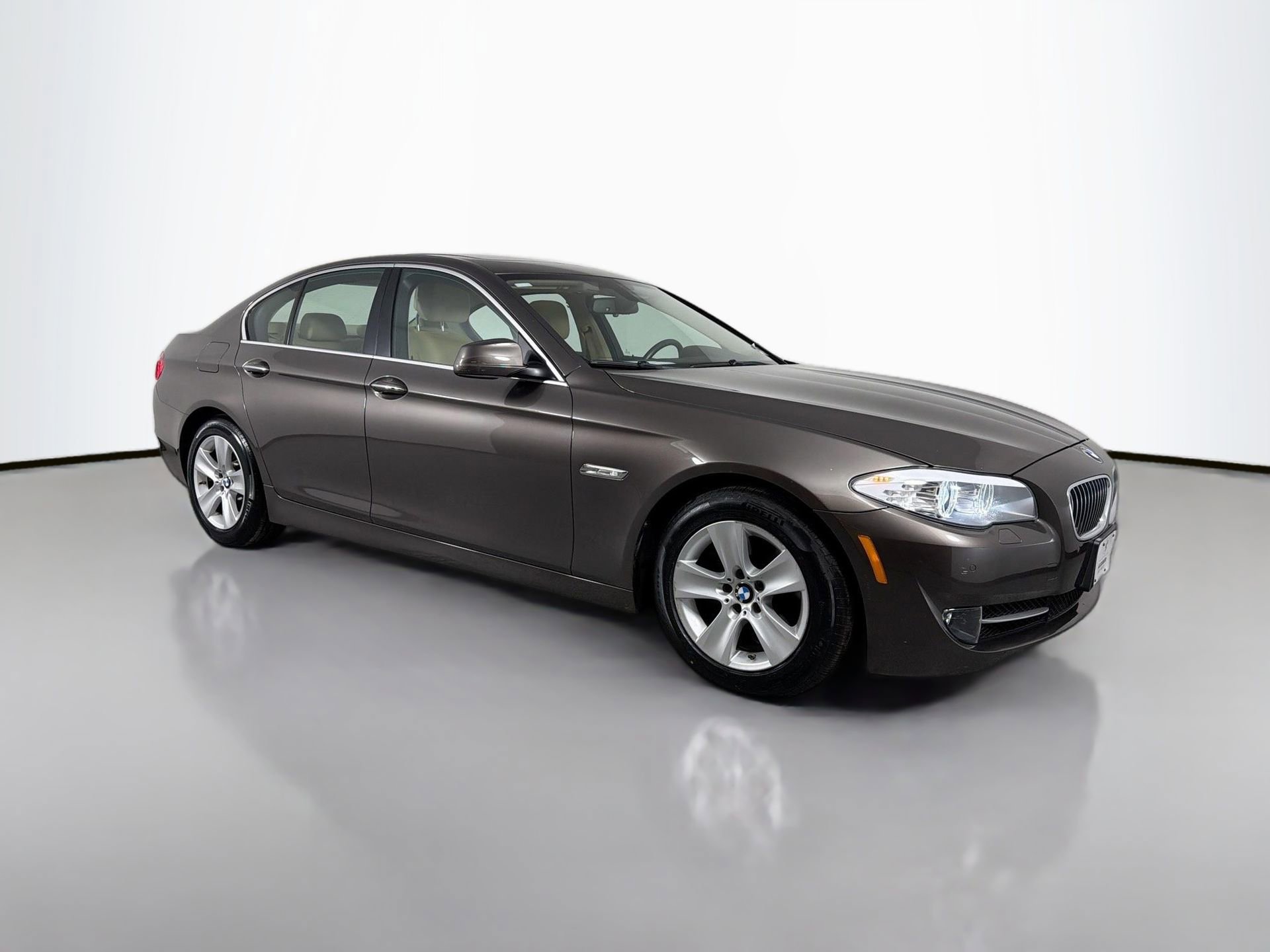 Used 2013 BMW 528i Sedan image 4