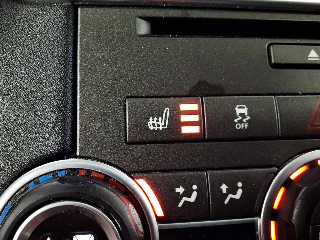 Used 2015 Land Rover LR4 HSE AWD/4WD image 18