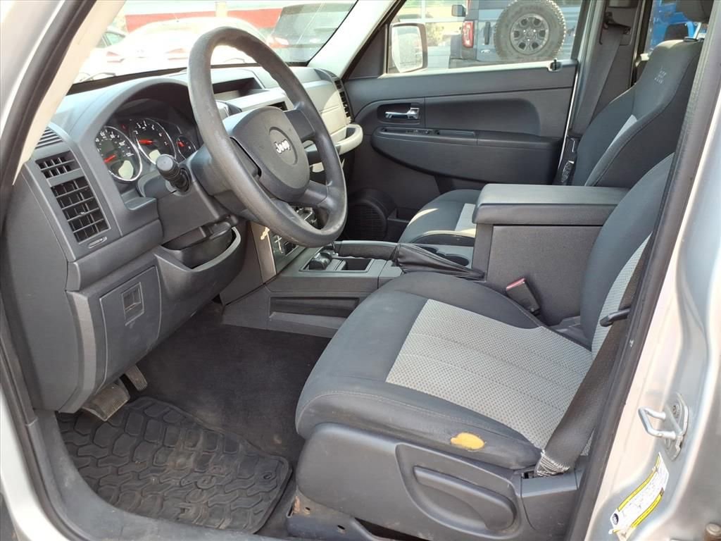 Used 2009 Jeep Liberty Sport w/ Popular Equipment Group AWD/4WD image 10