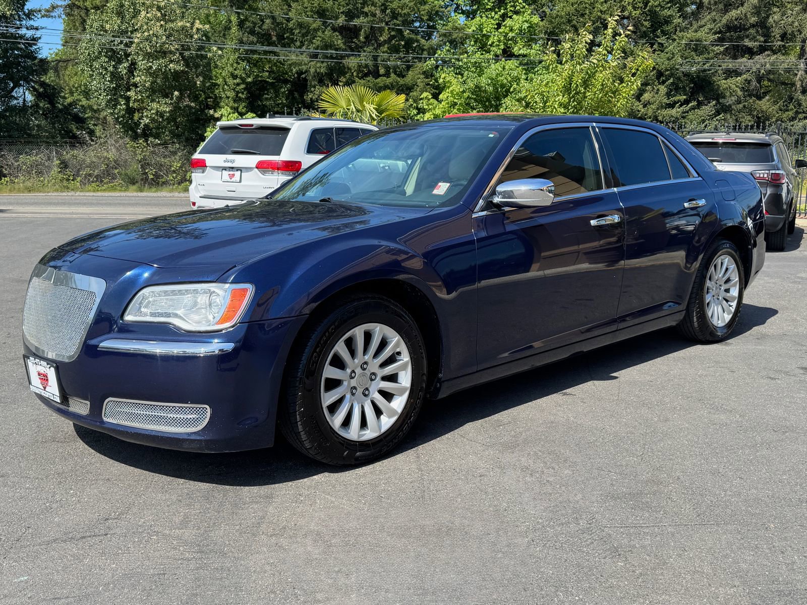 Used 2013 Chrysler 300 RWD image 3