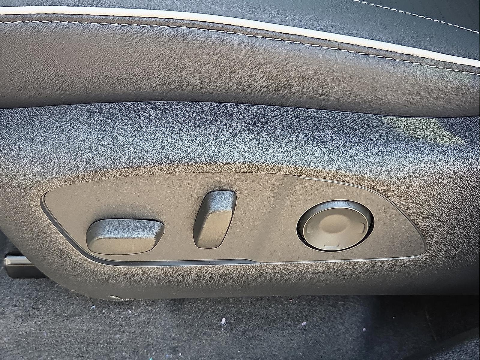 New 2026 Buick Enclave Sport Touring w/ Power Package FWD image 16
