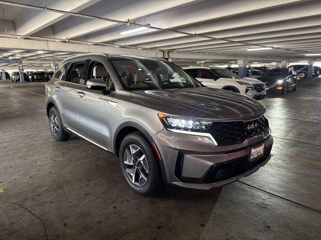 Certified 2023 Kia Sorento EX FWD image 3
