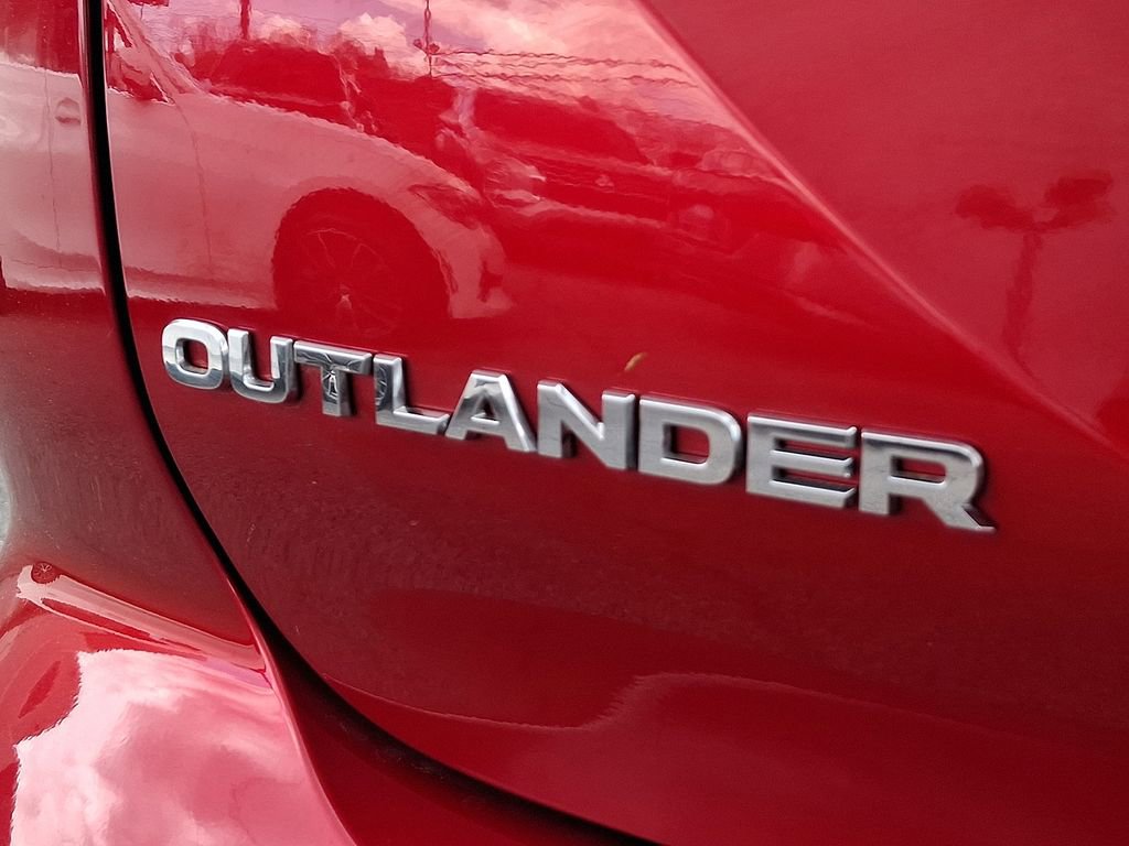 Used 2025 Mitsubishi Outlander SE AWD/4WD image 30