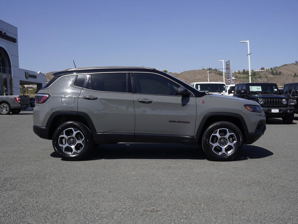 Certified 2022 Jeep Compass Trailhawk w/ Trailhawk Convenience Group AWD/4WD image 3