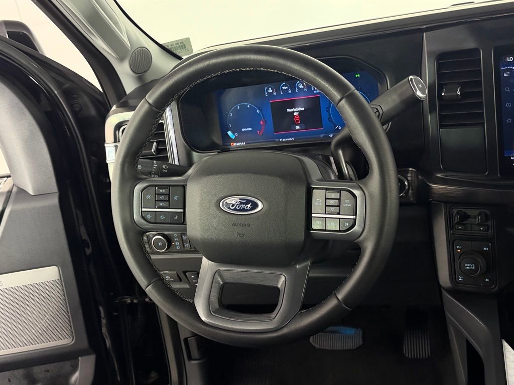 Used 2025 Ford F350 Lariat w/ Black Appearance Package image 14